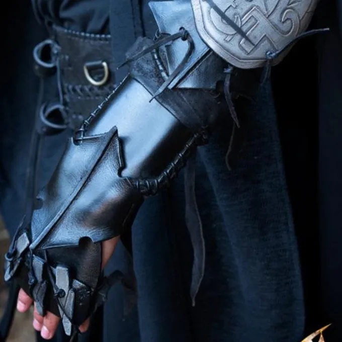 Epic Armoury Bracer Claw, Venstre Arm 1 Epic Armoury Bracer Claw, Venstre Arm