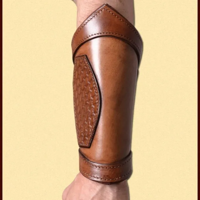 Deepeeka Celtic Armbeskyttere I Plade Morrigan 1 Deepeeka Celtic Armbeskyttere I Plade Morrigan