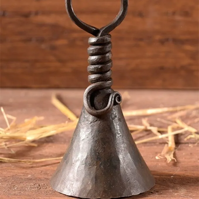 Ulfberth Hånd-smedejern Klokke 1 Ulfberth Hånd-smedejern Klokke