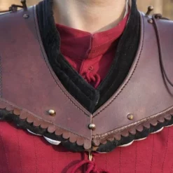 Epic Armoury Noble Læder Gorget, Rød -Celtic Web Merchant Store noble laeder gorget rod 3