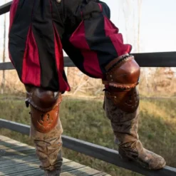 Epic Armoury Par Læder Poleyns, Brun-sort -Celtic Web Merchant Store par laeder poleyns brun sort 2