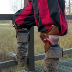 Epic Armoury Par Læder Poleyns, Brun-sort -Celtic Web Merchant Store par laeder poleyns brun sort 3