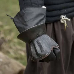 Epic Armoury Timeglasformede Halve Gauntlets Nurnberg, Patinerede -Celtic Web Merchant Store timeglasformede halve gauntlets nurnberg patinered 2