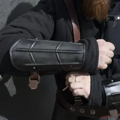 Epic Armoury Vambraces Drake, Patineret